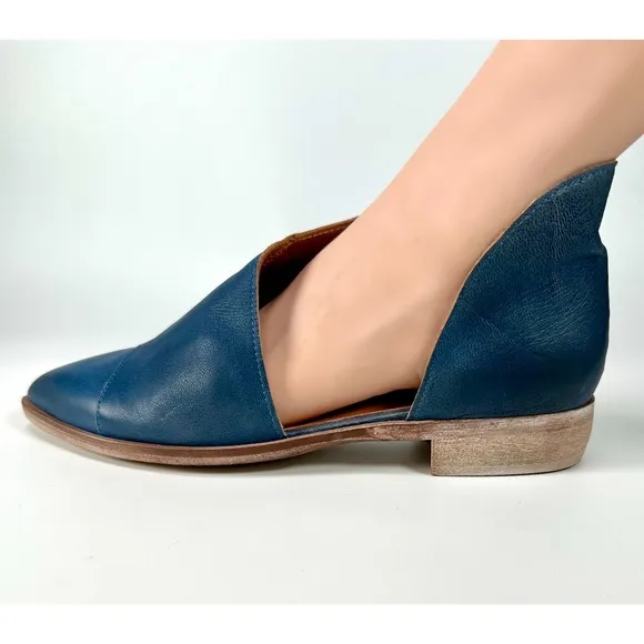 Free People Royale Flat Leather Cut Out Shoe in Indigo