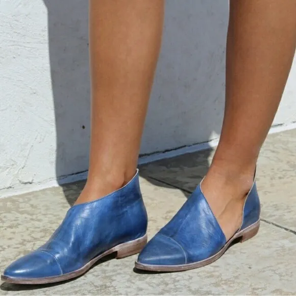Free People Royale Flat Leather Cut Out Shoe in Indigo