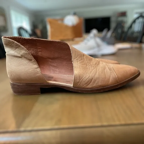 Free People Royale side cut out flats Size 41 US 11