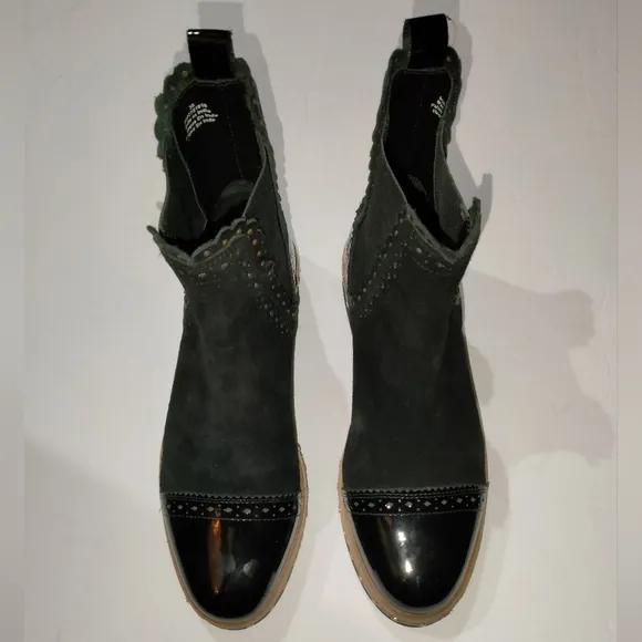 Free People (Size 38) Black Suede &amp; Patent Leather Studded Ankle Chelsea Boots