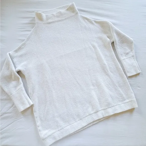 Free People White Sweater size L