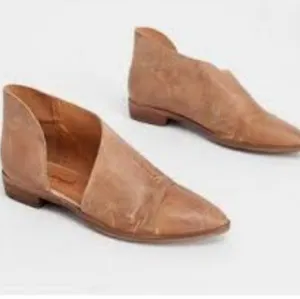 Free People Women Royale Cut Out Ankle Leather  Point Toe Shoes Boots Sz 37.5/7