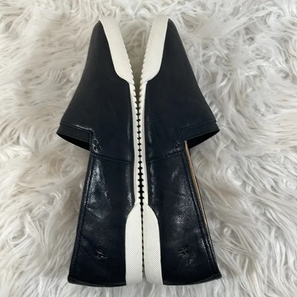 FRYE Women's Melanie Slip On Leather Sneakers Black Size 9 NEW