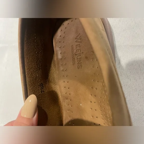 G.H. BASS Weejuns Tan Suede Nubuck Flats Penny Loafers Women’s Size 7 1/2