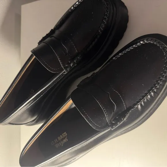 GH Bass Whitney Platform Loafers NWOT