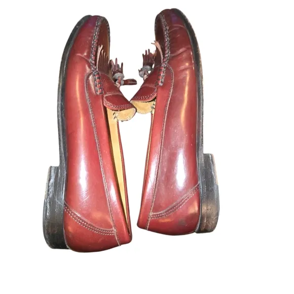 G.H.Bass &amp; Co.VTG USA Made Weejuns Layton Burgundy Kiltie Tassel Loafers Sz 10.5