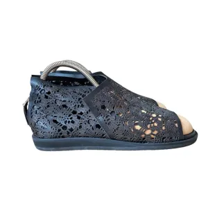 Golo Black Laser Cut Alexie Sandal Flats - Size 8