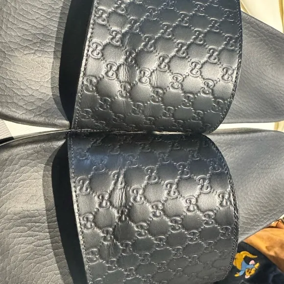 Gucci Nero Leather Slides Authentic