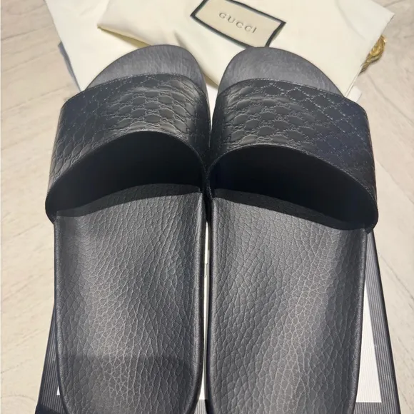 Gucci Nero Leather Slides Authentic