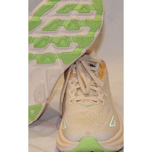 Hoka One Women's Clifton 9 Running Sneakers VLS BEIGE SZ 5.5 NEW