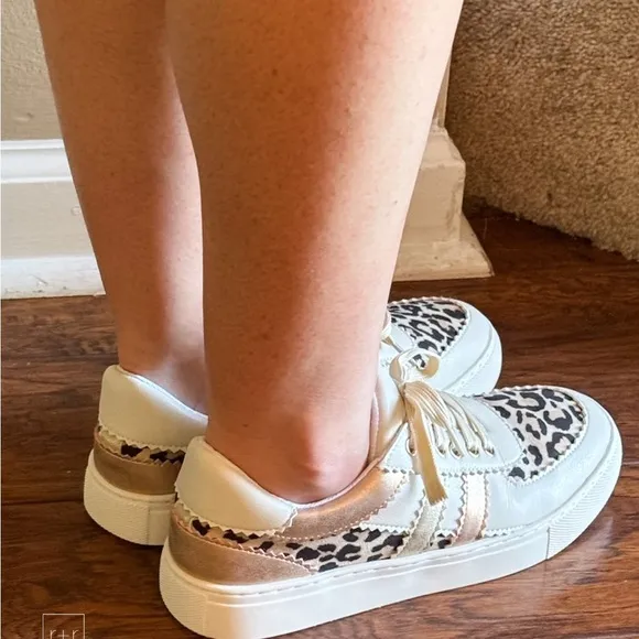 Hot! hey girl by corkys footwear rizz casual sneaker sand leopard print