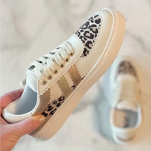 Hot! hey girl by corkys footwear rizz casual sneaker sand leopard print