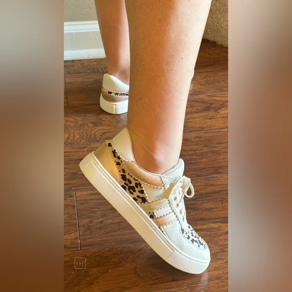 Hot! hey girl by corkys footwear rizz casual sneaker sand leopard print