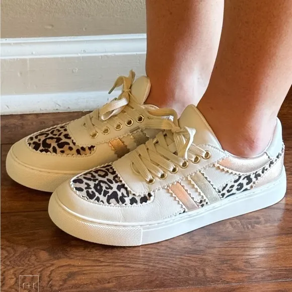 Hot! hey girl by corkys footwear rizz casual sneaker sand leopard print
