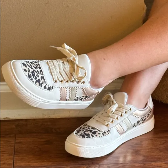 Hot! hey girl by corkys footwear rizz casual sneaker sand leopard print