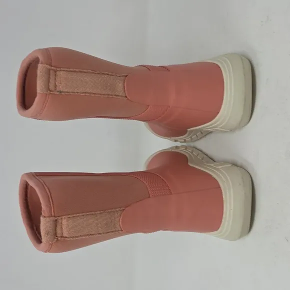Hunter Field Hydro Boot Pink and White Rain &amp; Snow with Rugged Sole Size 5/6