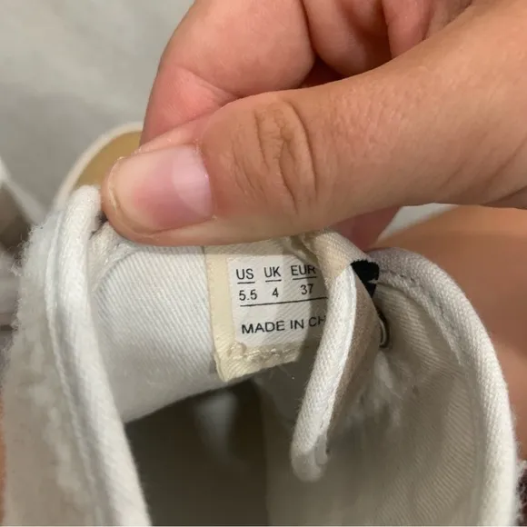Isabel Marant Sneakers Benkeen High Top in Shearling White
