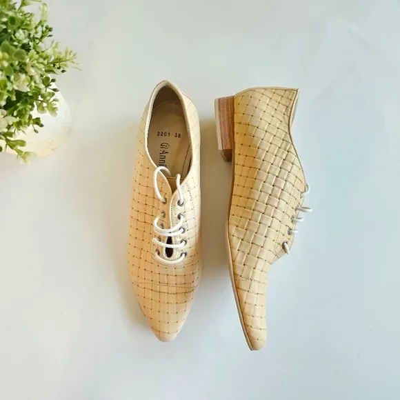 Italian Luxury Handmade Women's Beige  Lace Up Loafers Sz 7.5 / EU 38 NWOT
