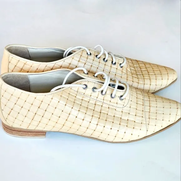 Italian Luxury Handmade Women's Beige  Lace Up Loafers Sz 7.5 / EU 38 NWOT