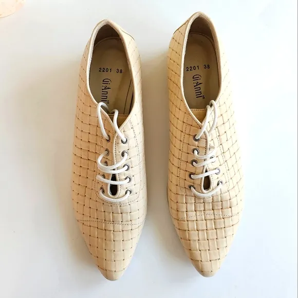 Italian Luxury Handmade Women's Beige  Lace Up Loafers Sz 7.5 / EU 38 NWOT