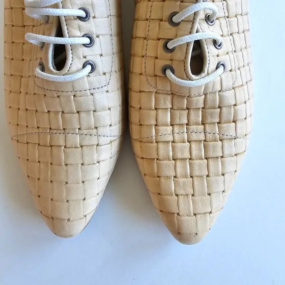 Italian Luxury Handmade Women's Beige  Lace Up Loafers Sz 7.5 / EU 38 NWOT
