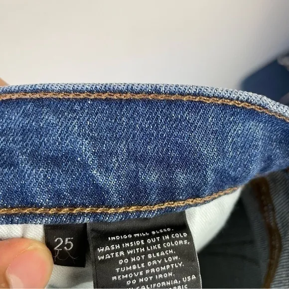 J Brand 9057 Cropped‎ Ellis Straight Jeans Rival