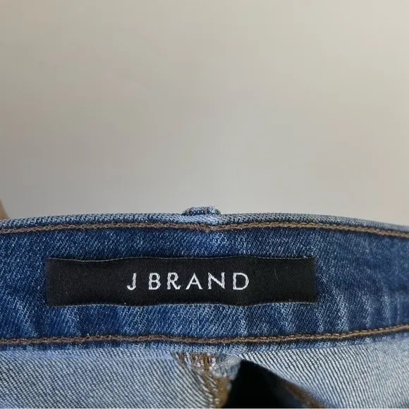J Brand 9057 Cropped‎ Ellis Straight Jeans Rival