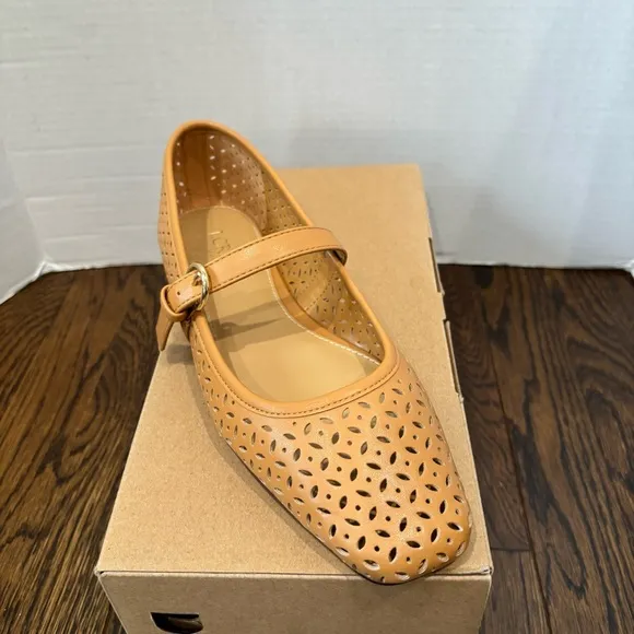 J. Crew Tan Perforated Mary Jane Flats SZ 9 Color Camel