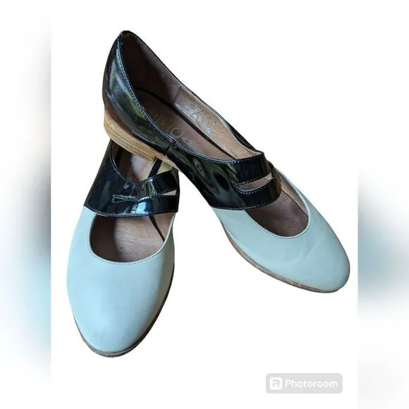 Jeffrey Campbell Deposit Mary Jane cut out Flats 9.5