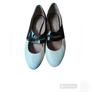 Jeffrey Campbell Deposit Mary Jane cut out Flats 9.5