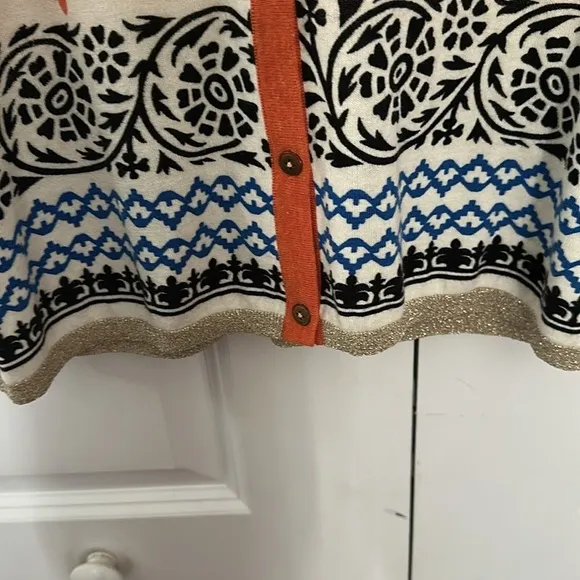 J.McLaughlin quiet luxury v-neck cardigan, cream, orange &amp; blue patterns, small