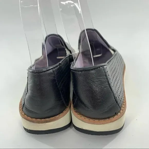 Johnston and Murphy flats sz 6 black laser cut leather flatform loafers academia