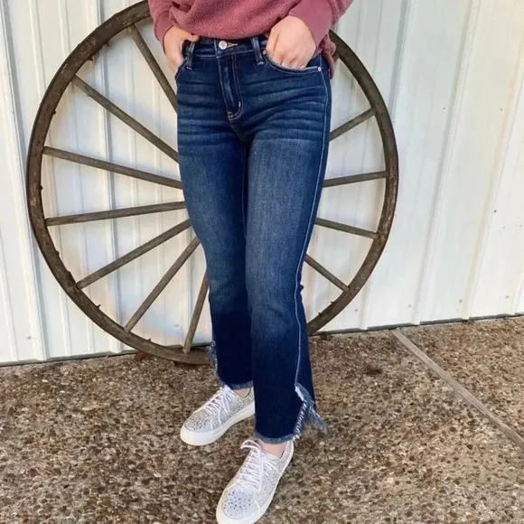 KanCan Quinn Mid Rise Ankle Flare Jeans Raw/Split/Frayed hem size 29