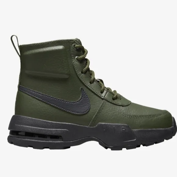 Kids 6 / Mens 6 / Ladies 7.5 Green and black Nike Air Max Goaterra 2.0
