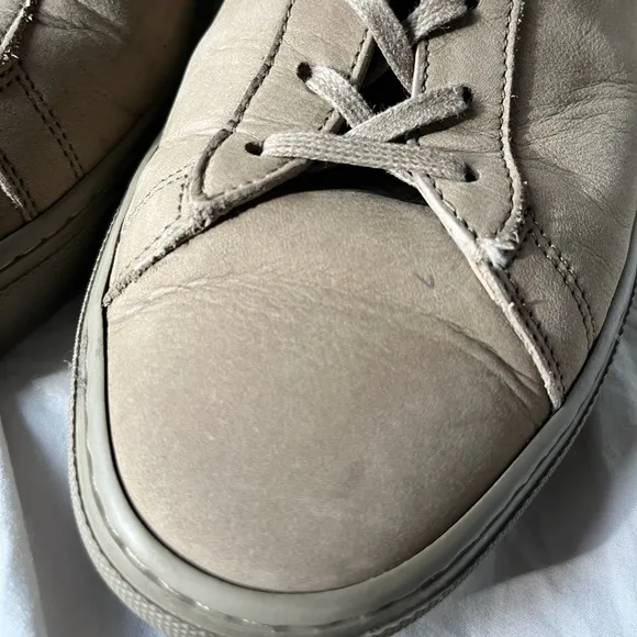 KOIO low top capri sneakers size 42- US 9