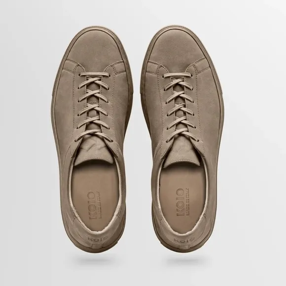 KOIO low top capri sneakers size 42- US 9
