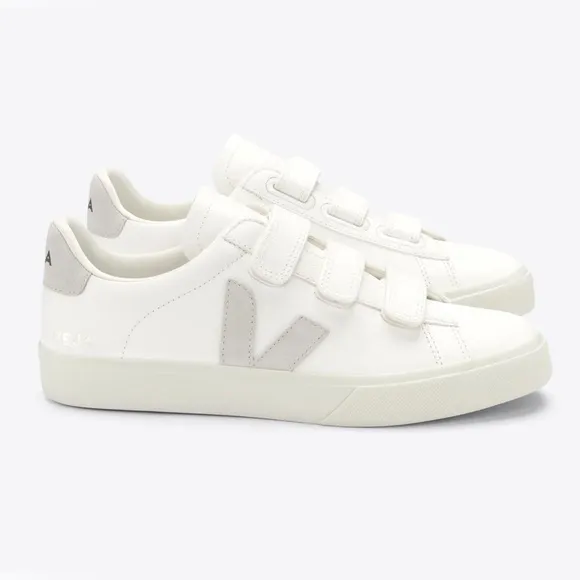 🎈last few pairs🎈🔹NEW IN BOX Veja Recife sneakers