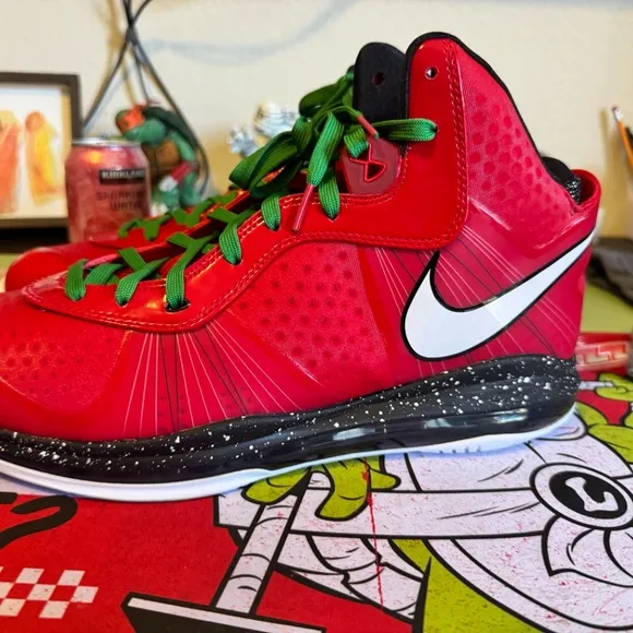 LeBron 8 V/2 ‘Christmas’ – 2011 Holiday Classic, Not a Retro