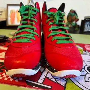 LeBron 8 V/2 ‘Christmas’ – 2011 Holiday Classic, Not a Retro