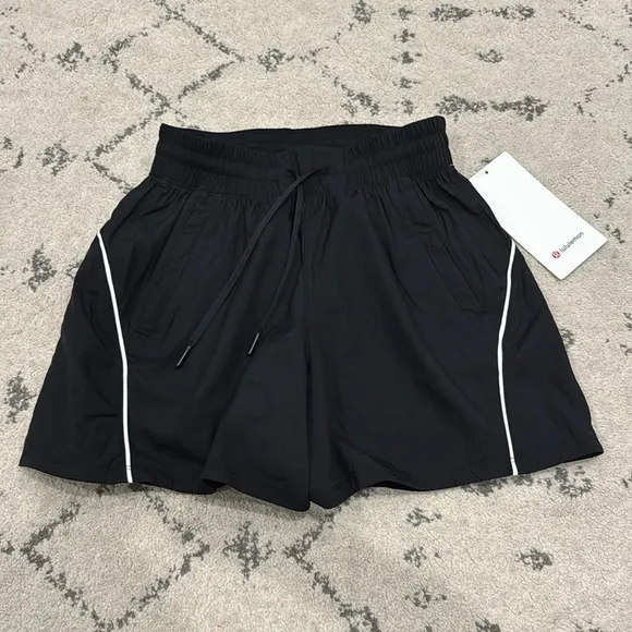 License to Train High-Rise Lightweight Short 4&quot;