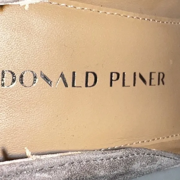 Like New DONALD J. PLINER Caresse Gray Taupe Suede Pump Buckle Loafers S…