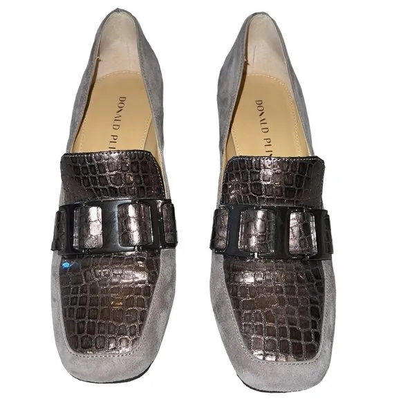 Like New DONALD J. PLINER Caresse Gray Taupe Suede Pump Buckle Loafers S…