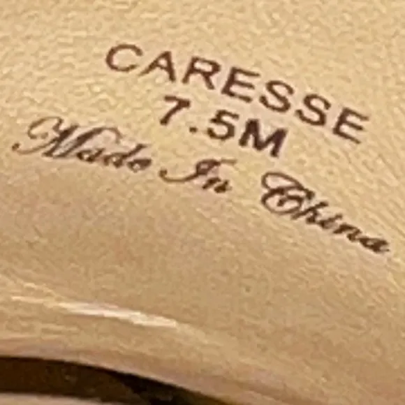 Like New DONALD J. PLINER Caresse Gray Taupe Suede Pump Buckle Loafers S…