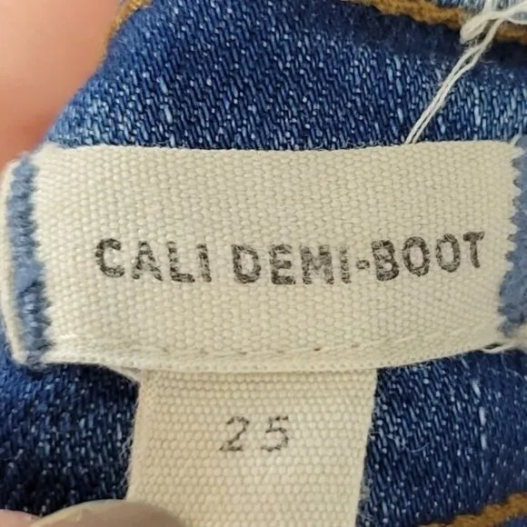 Madewell | Cali Demi Boot Cut Raw Hem Bronson Wash Button-Front Jeans