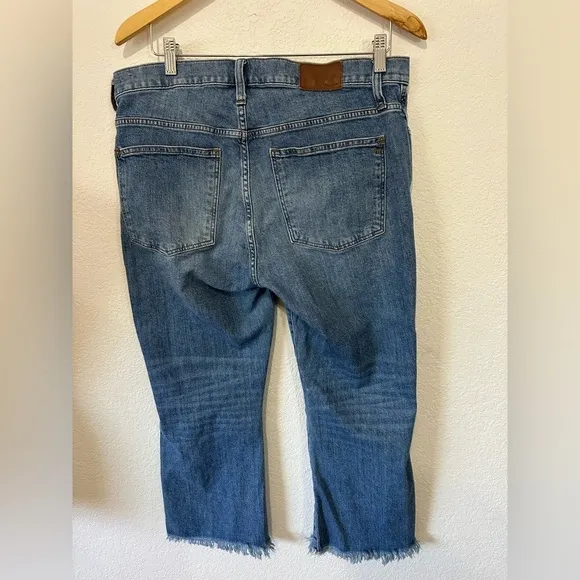 Madewell Cali Demi Bootcut Jeans in Blue Denim- Size 32 petite
