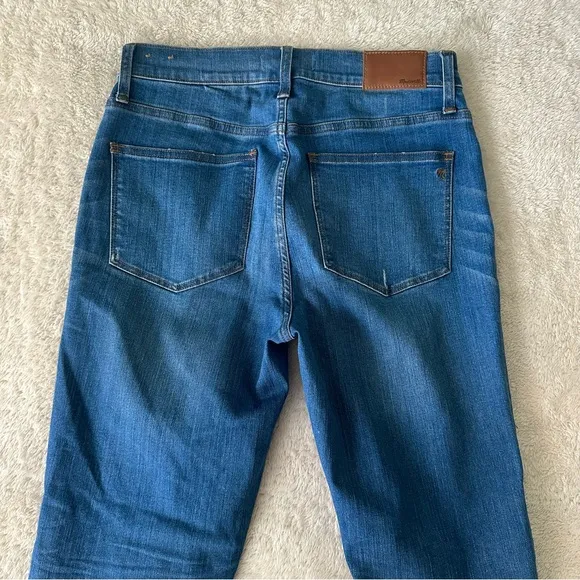 Madewell Cali Demi High Rise Button Front Cropped Distressed Jean in Bronson 28
