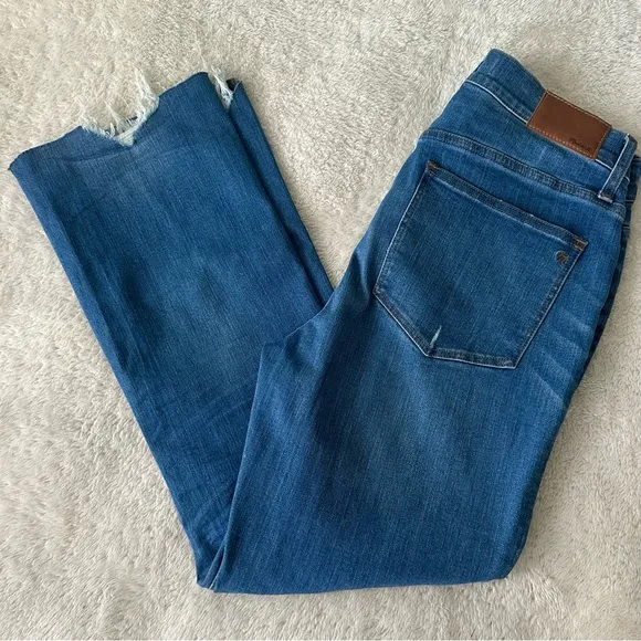 Madewell Cali Demi High Rise Button Front Cropped Distressed Jean in Bronson 28