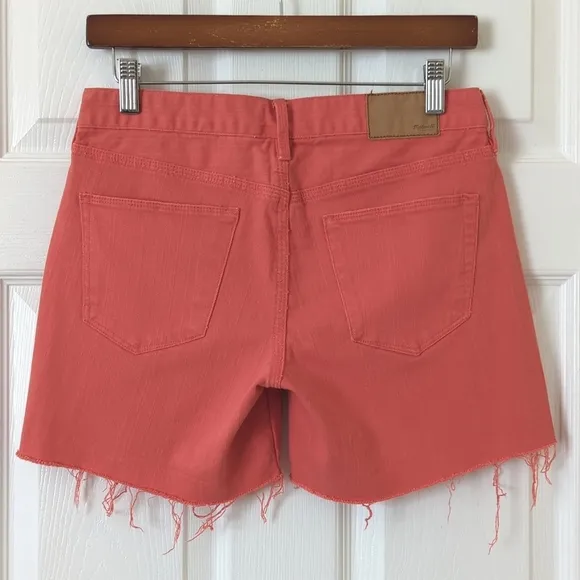 Madewell Classic Relaxed Mid Rise Cut Off Frayed Hem Jean Shorts Coral Pink 26