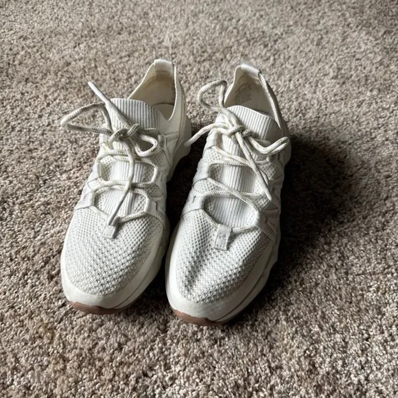 Madewell Field Knit Sneakers in Eyelet White multi size 9