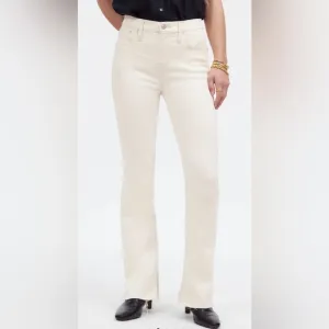 Madewell Kick Out Flare Jeans Size 31 NWT Ecru Raw Hem Full Length